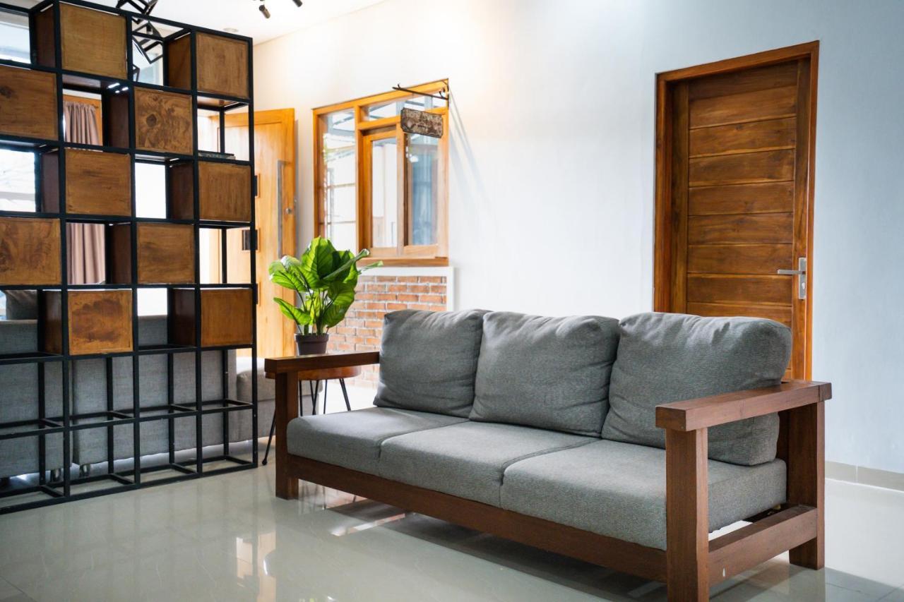 Casa De Odua Homestay Ngabean Bagian luar foto